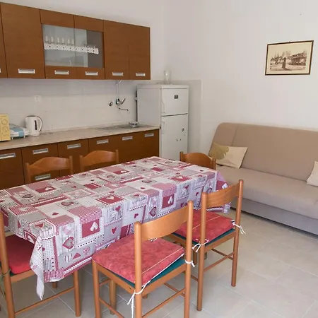 Apartment Ivica - 150m From Sea
